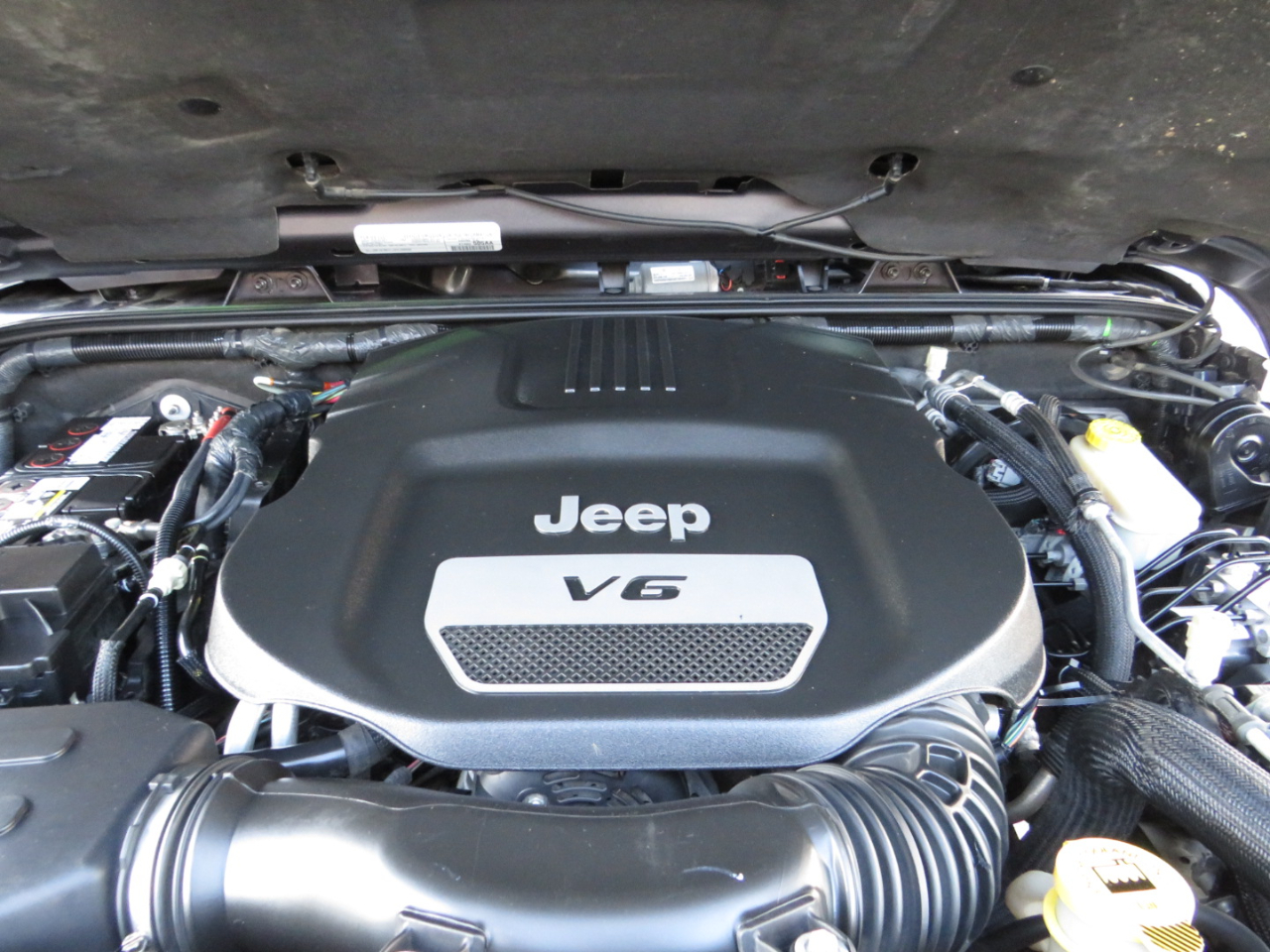 Jeep Wrangler Unlimited 4WD 4dr Sahara 2016