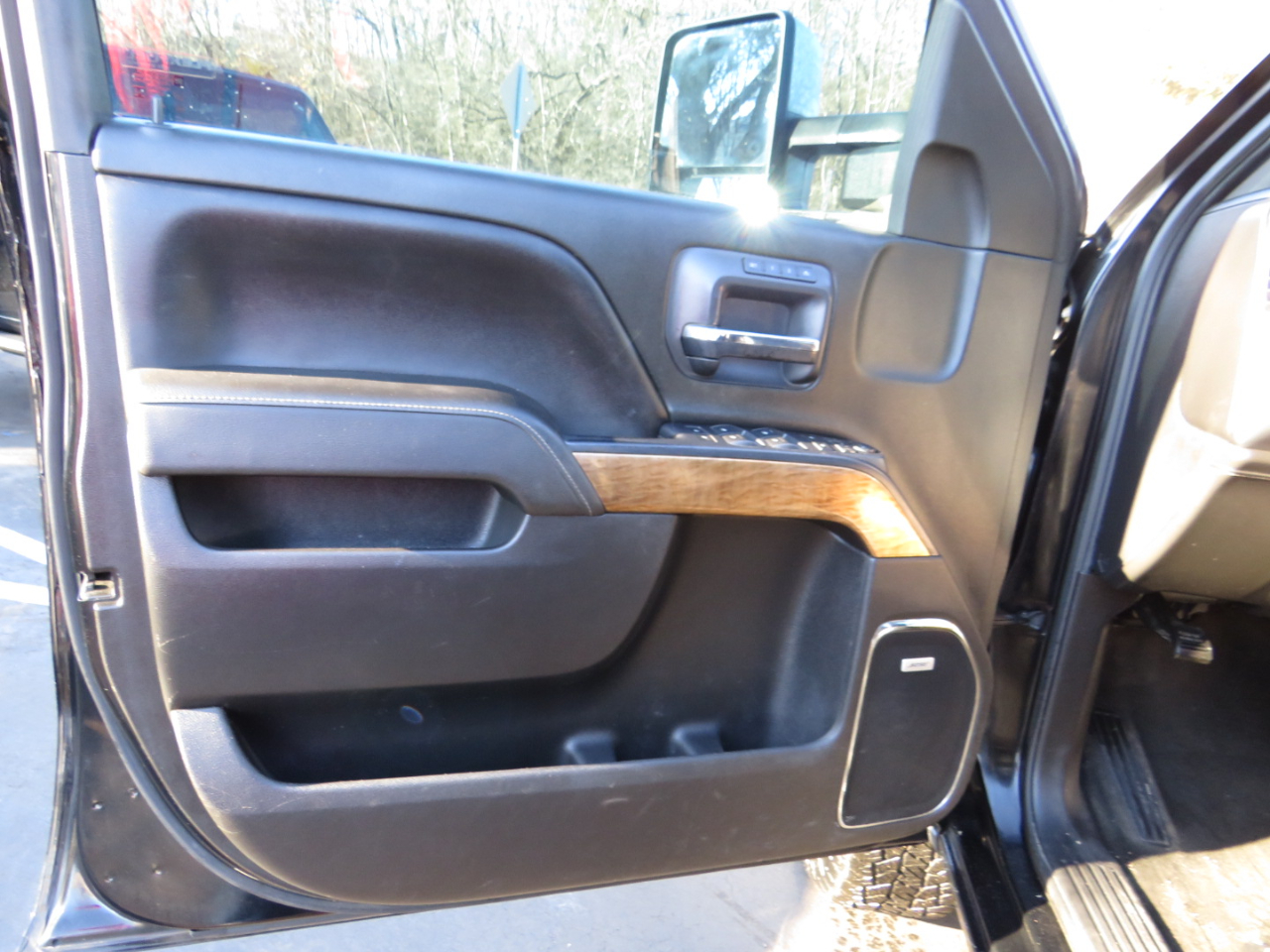 Chevrolet Silverado 2500HD Built After Aug 14 4WD Double Cab 144.2" LTZ 2015