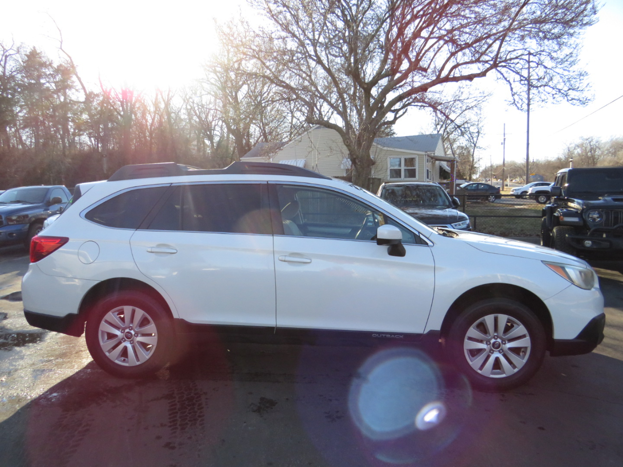 Subaru Outback 4dr Wgn 2.5i Premium PZEV 2015