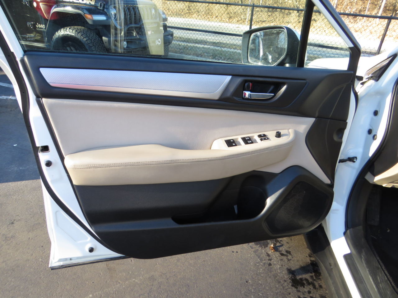 Subaru Outback 4dr Wgn 2.5i Premium PZEV 2015