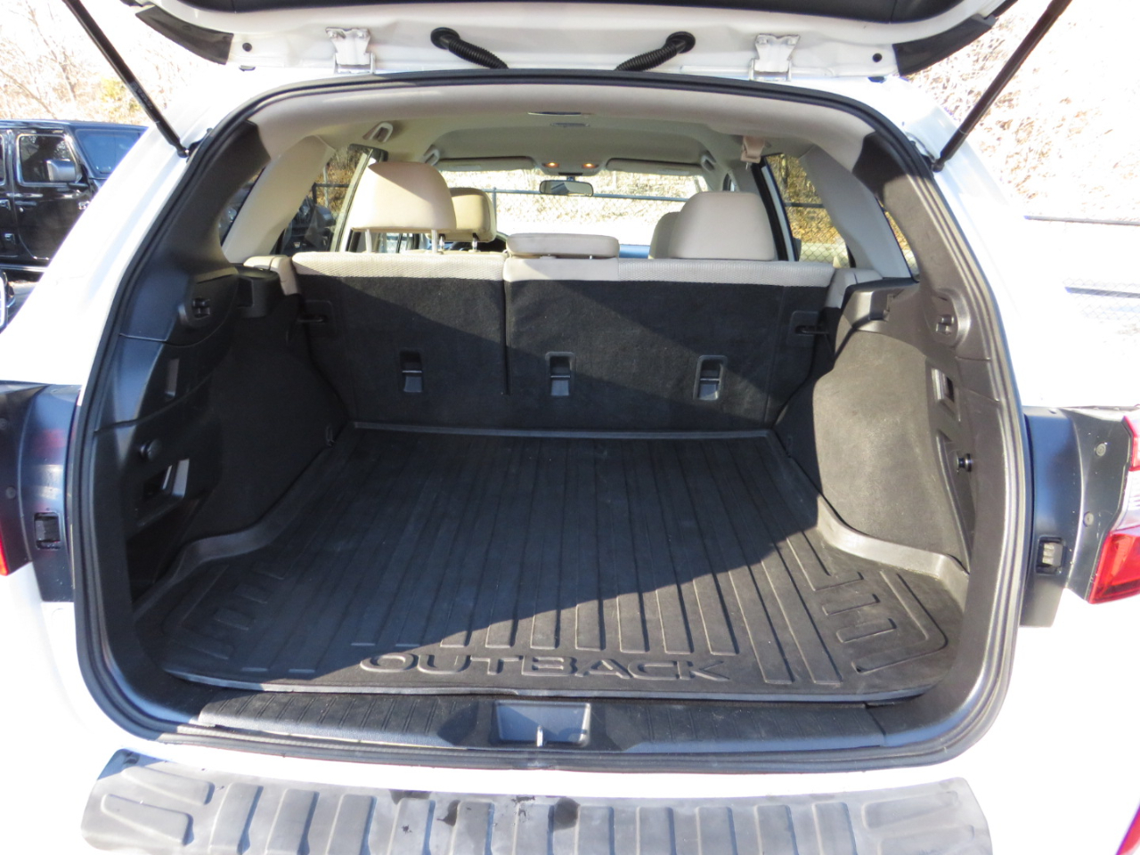 Subaru Outback 4dr Wgn 2.5i Premium PZEV 2015