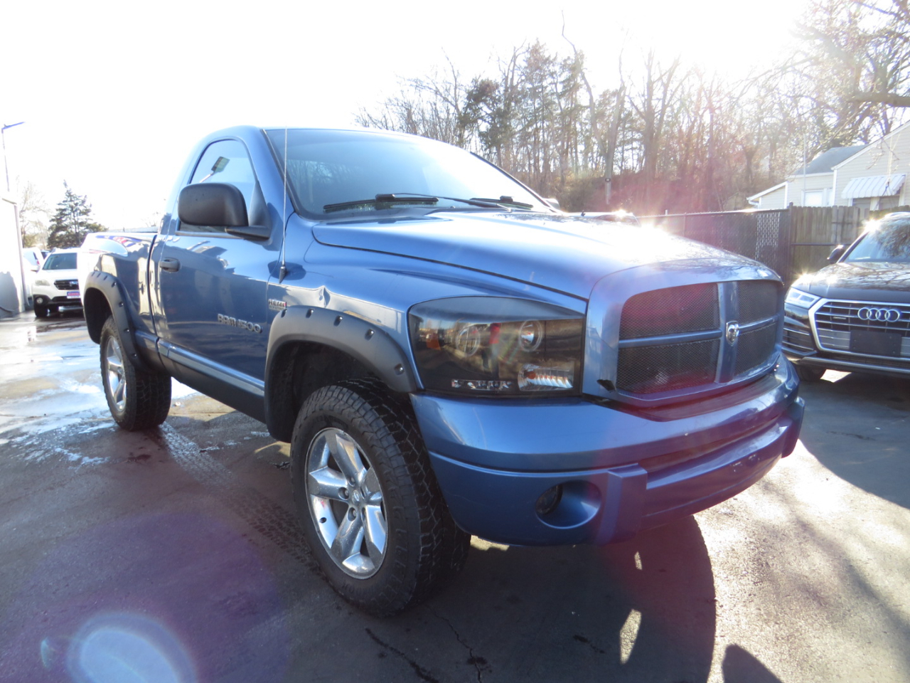 Dodge Ram 1500 2dr Reg Cab 120.5 4WD SLT 2006