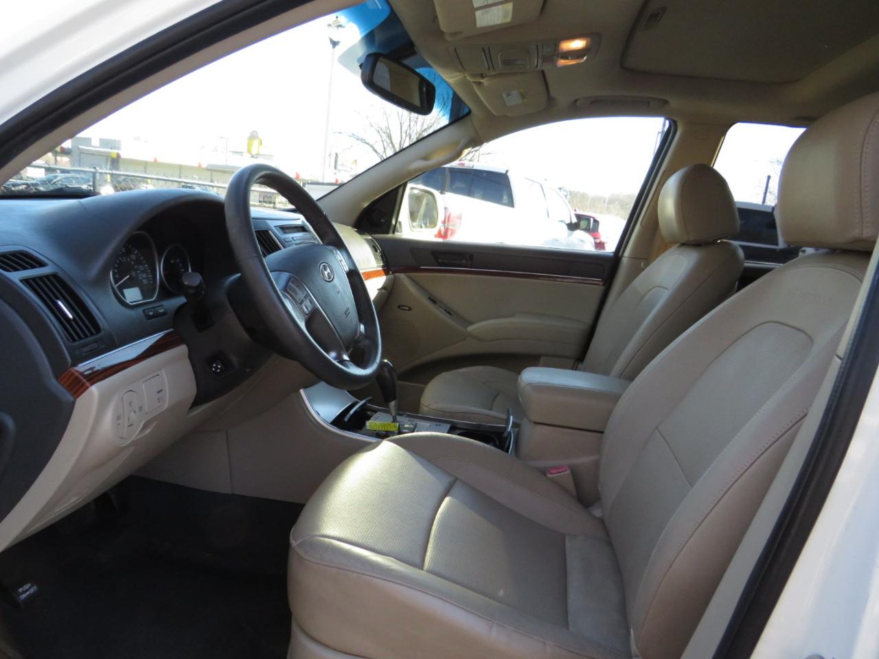 Hyundai Veracruz FWD 4dr Limited 2011