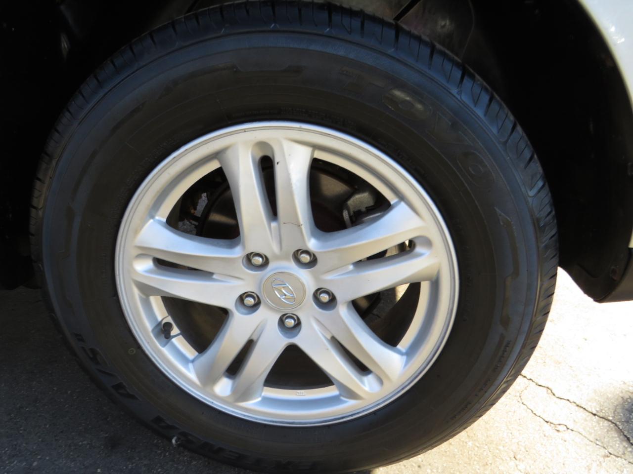 Hyundai Santa Fe FWD 4dr I4 Auto GLS 2011