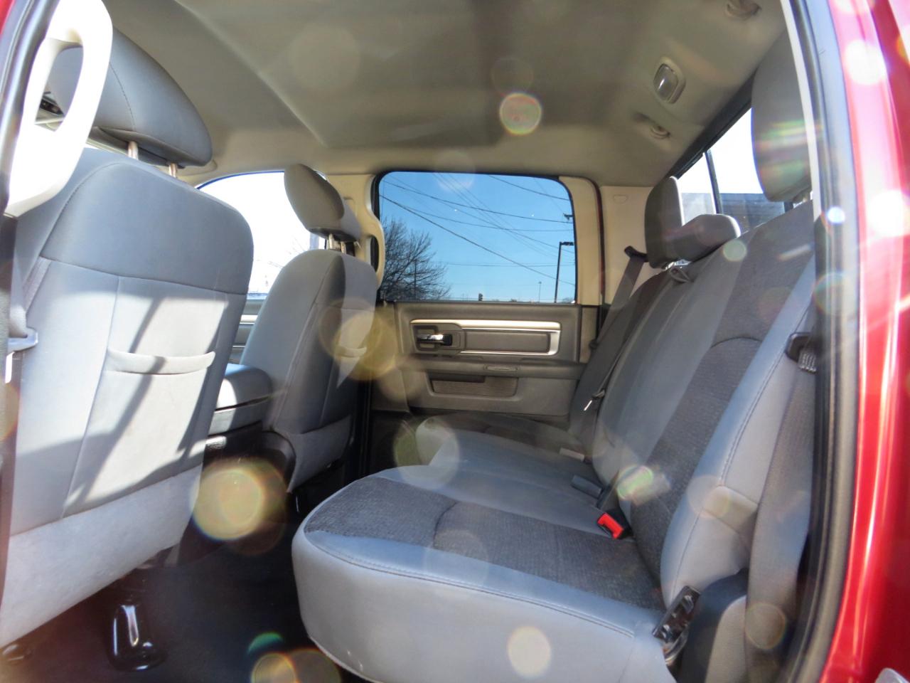 RAM 1500 4WD Crew Cab 140.5" Big Horn 2014