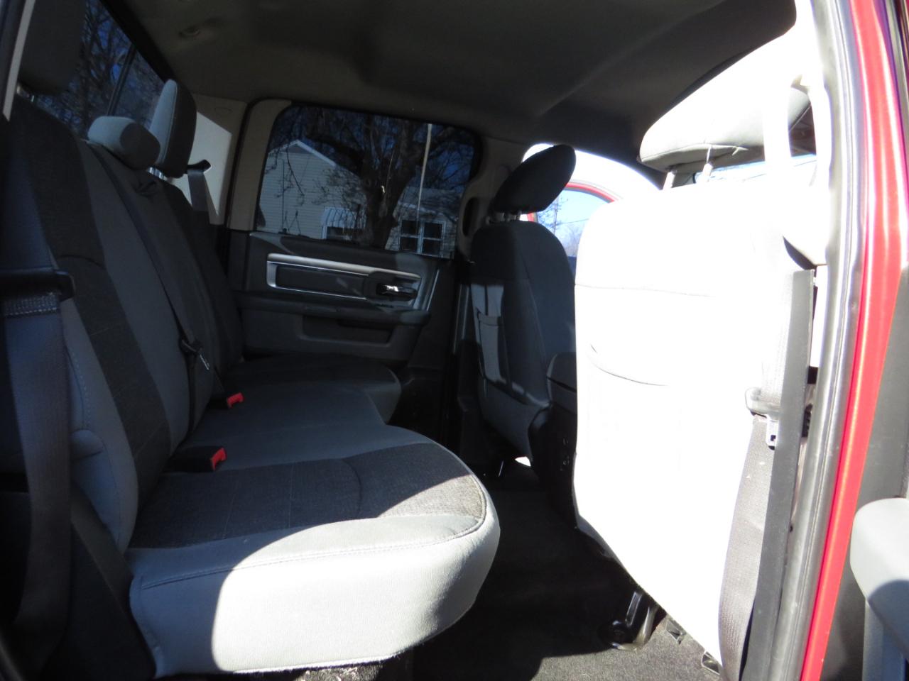 RAM 1500 4WD Crew Cab 140.5" Big Horn 2014