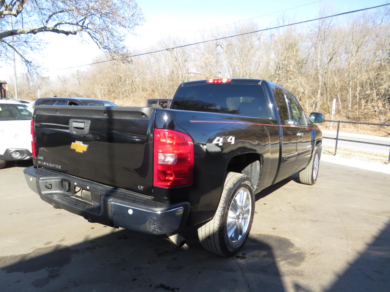 Chevrolet Silverado 1500 4WD Ext Cab 143.5" LT 2012