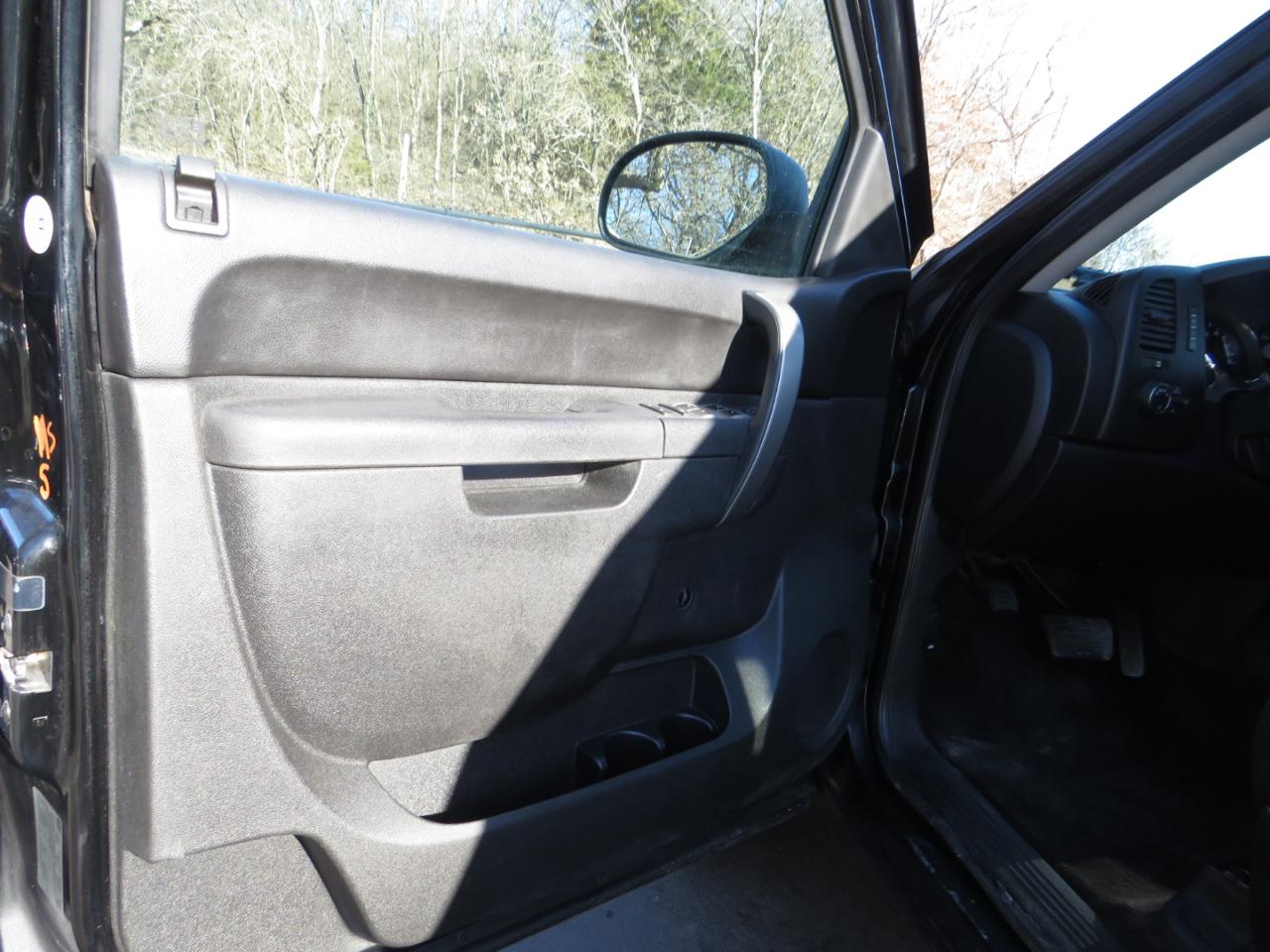 Chevrolet Silverado 1500 4WD Ext Cab 143.5" LT 2012