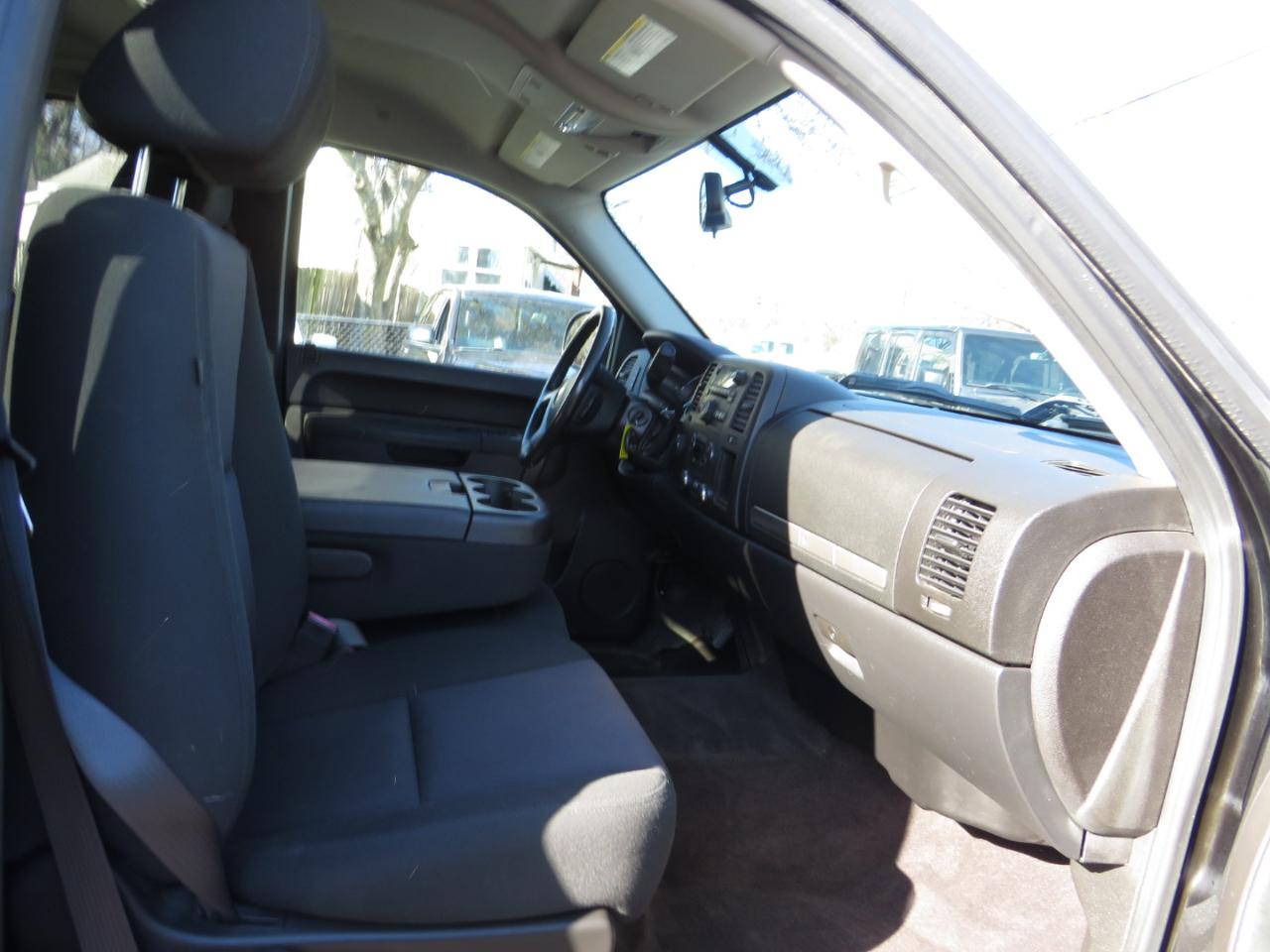 Chevrolet Silverado 1500 4WD Ext Cab 143.5" LT 2012