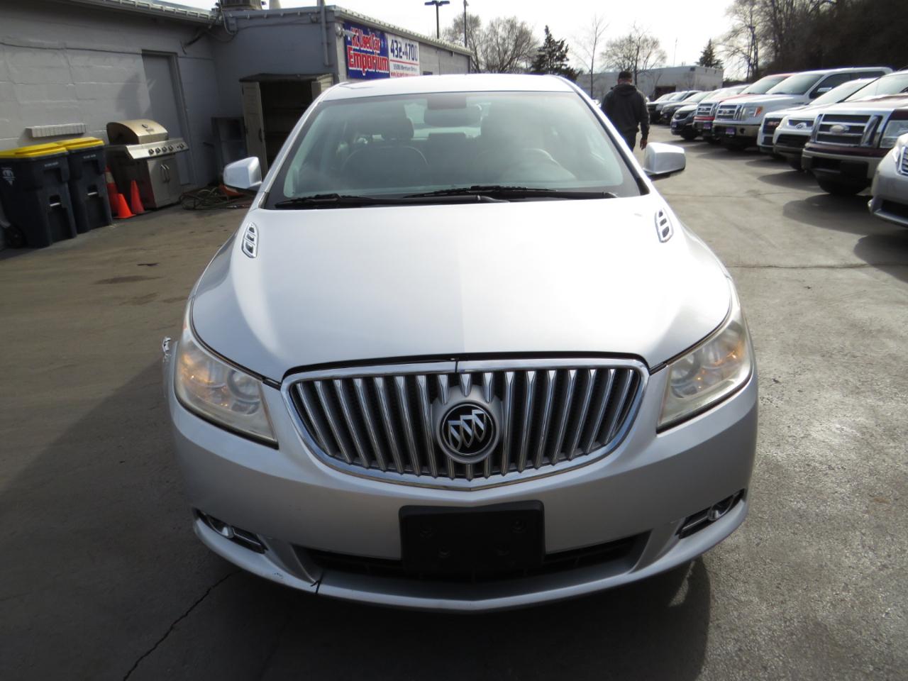 Buick LaCrosse 4dr Sdn CXL 3.0L FWD 2010