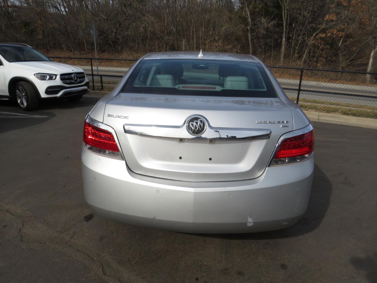 Buick LaCrosse 4dr Sdn CXL 3.0L FWD 2010