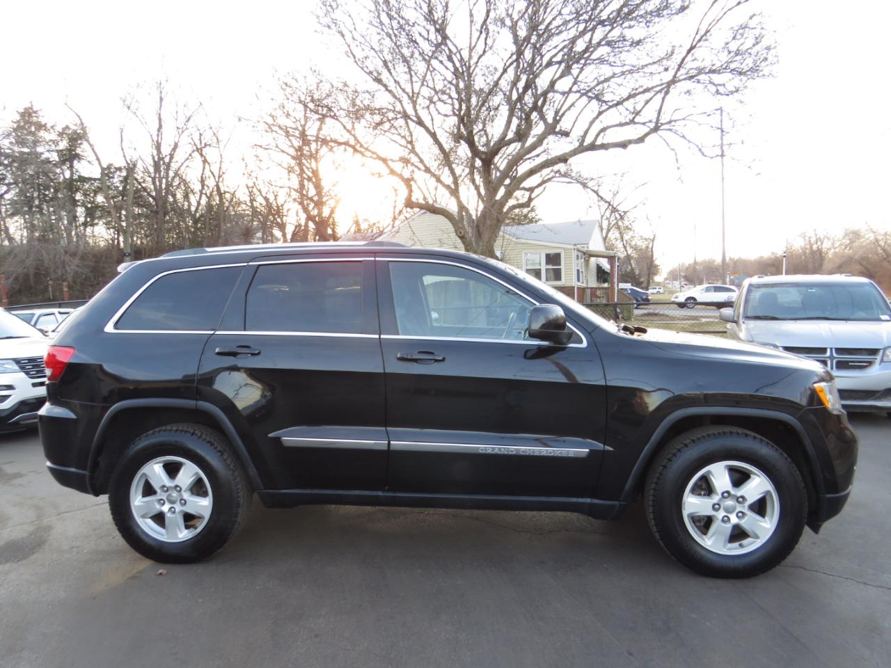 Jeep Grand Cherokee 4WD 4dr Laredo 2011