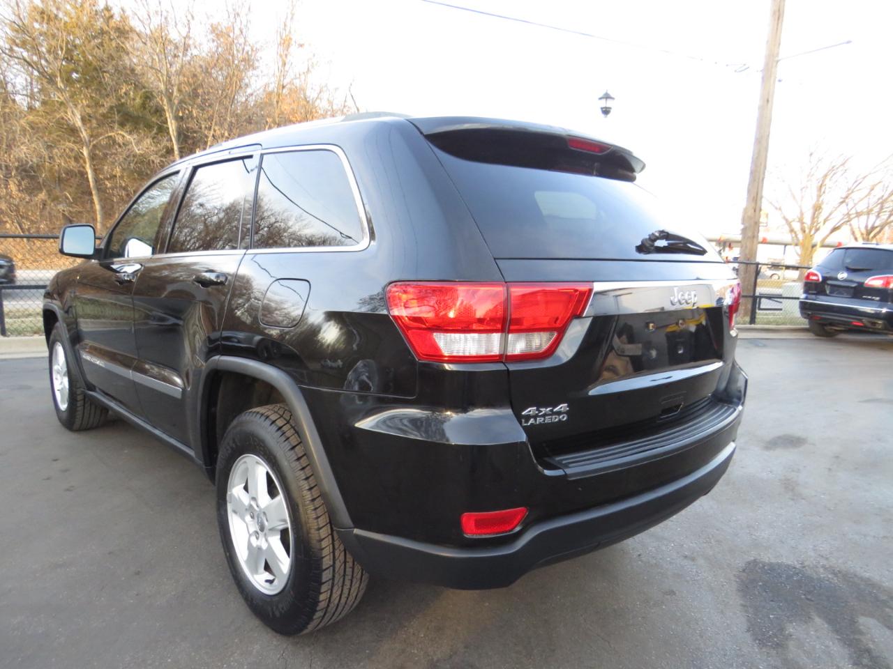 Jeep Grand Cherokee 4WD 4dr Laredo 2011