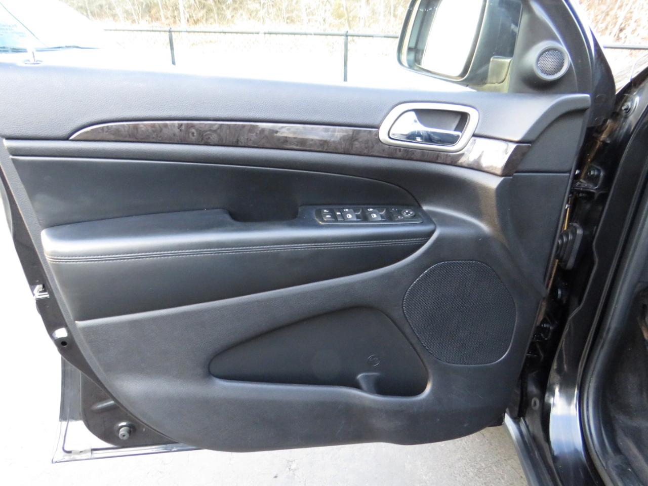 Jeep Grand Cherokee 4WD 4dr Laredo 2011