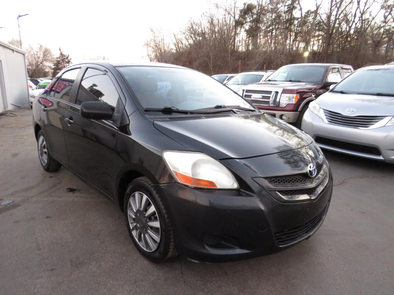 Toyota Yaris 4dr Sdn Auto Base (Natl) 2007