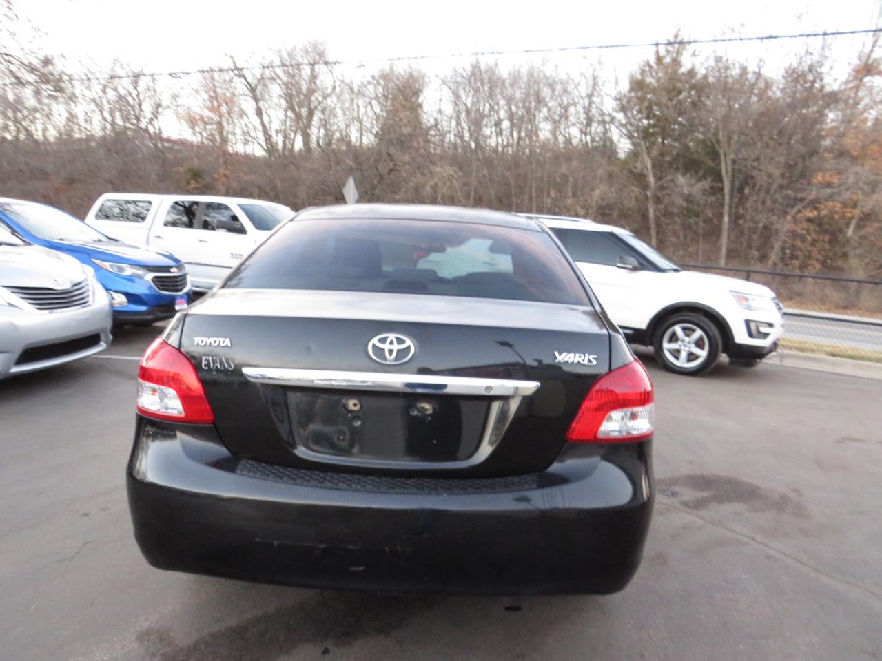 Toyota Yaris 4dr Sdn Auto Base (Natl) 2007