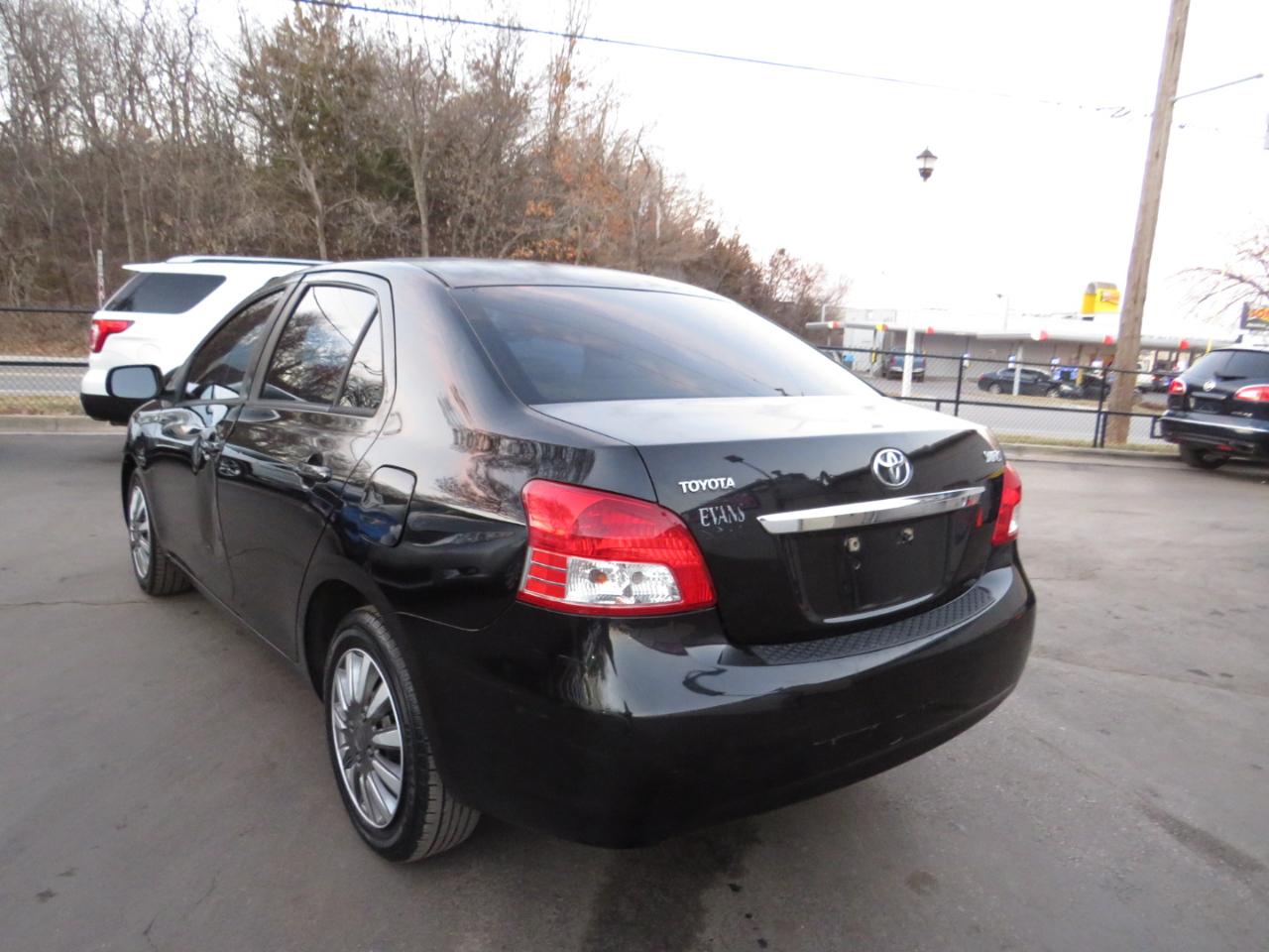 Toyota Yaris 4dr Sdn Auto Base (Natl) 2007