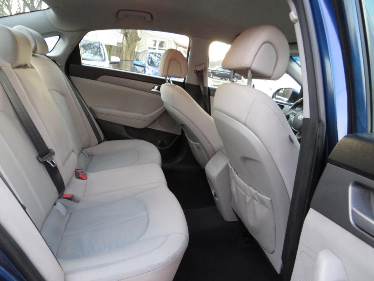 Hyundai Sonata 4dr Sdn 2.4L SE PZEV 2015