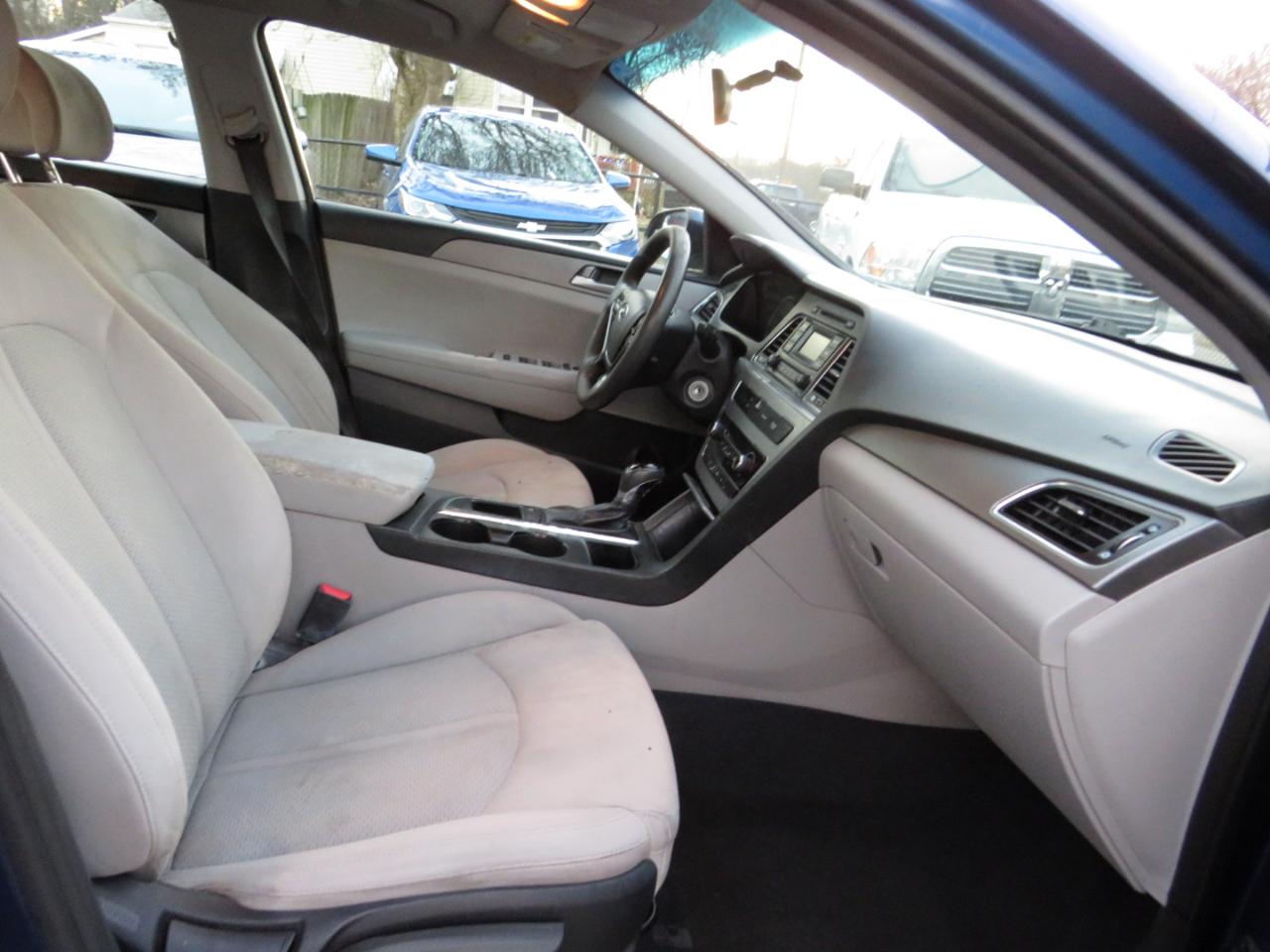 Hyundai Sonata 4dr Sdn 2.4L SE PZEV 2015