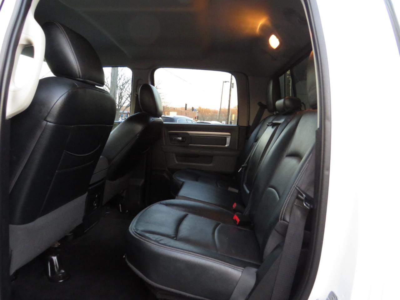 RAM 1500 4WD Crew Cab 140.5" Big Horn 2016