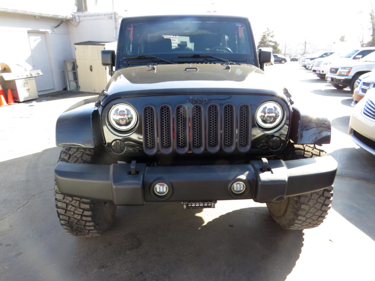 Jeep Wrangler 4WD 2dr Sahara 2012