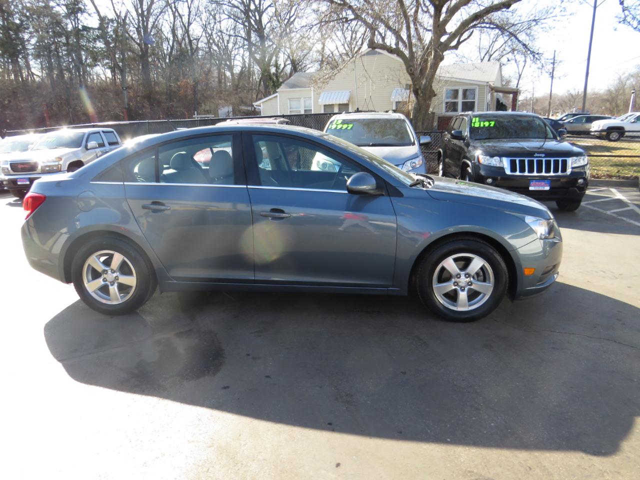 Chevrolet Cruze 4dr Sdn LT w/1LT 2012