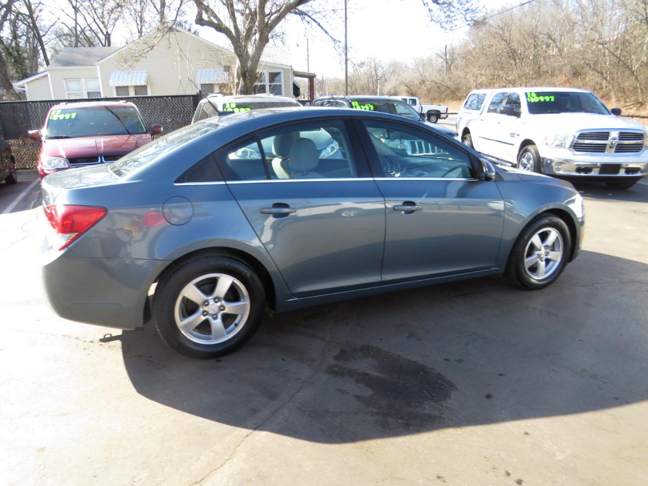 Chevrolet Cruze 4dr Sdn LT w/1LT 2012