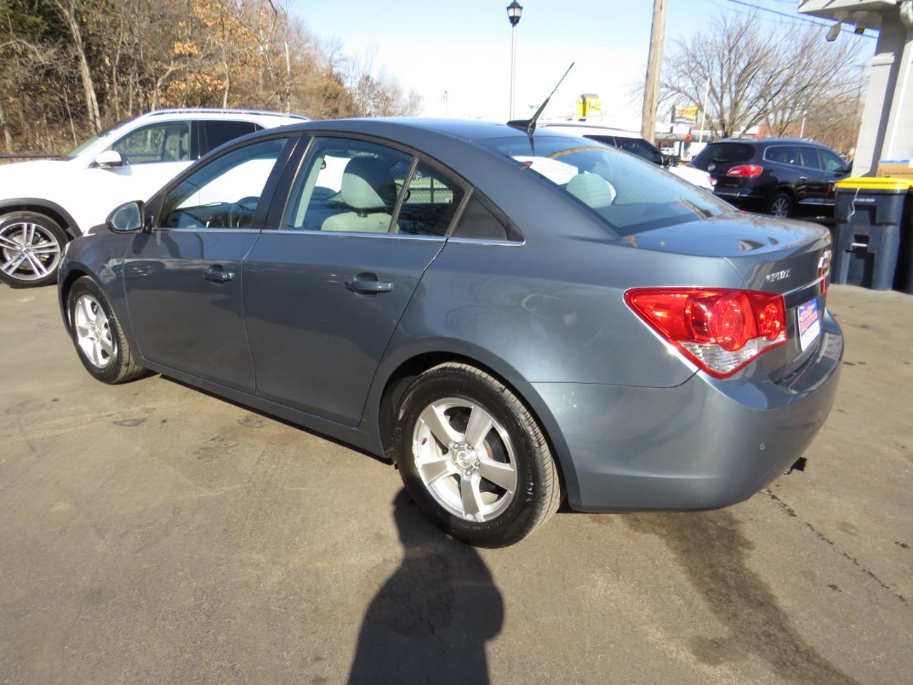 Chevrolet Cruze 4dr Sdn LT w/1LT 2012