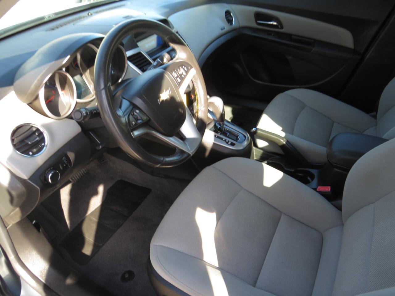 Chevrolet Cruze 4dr Sdn LT w/1LT 2012