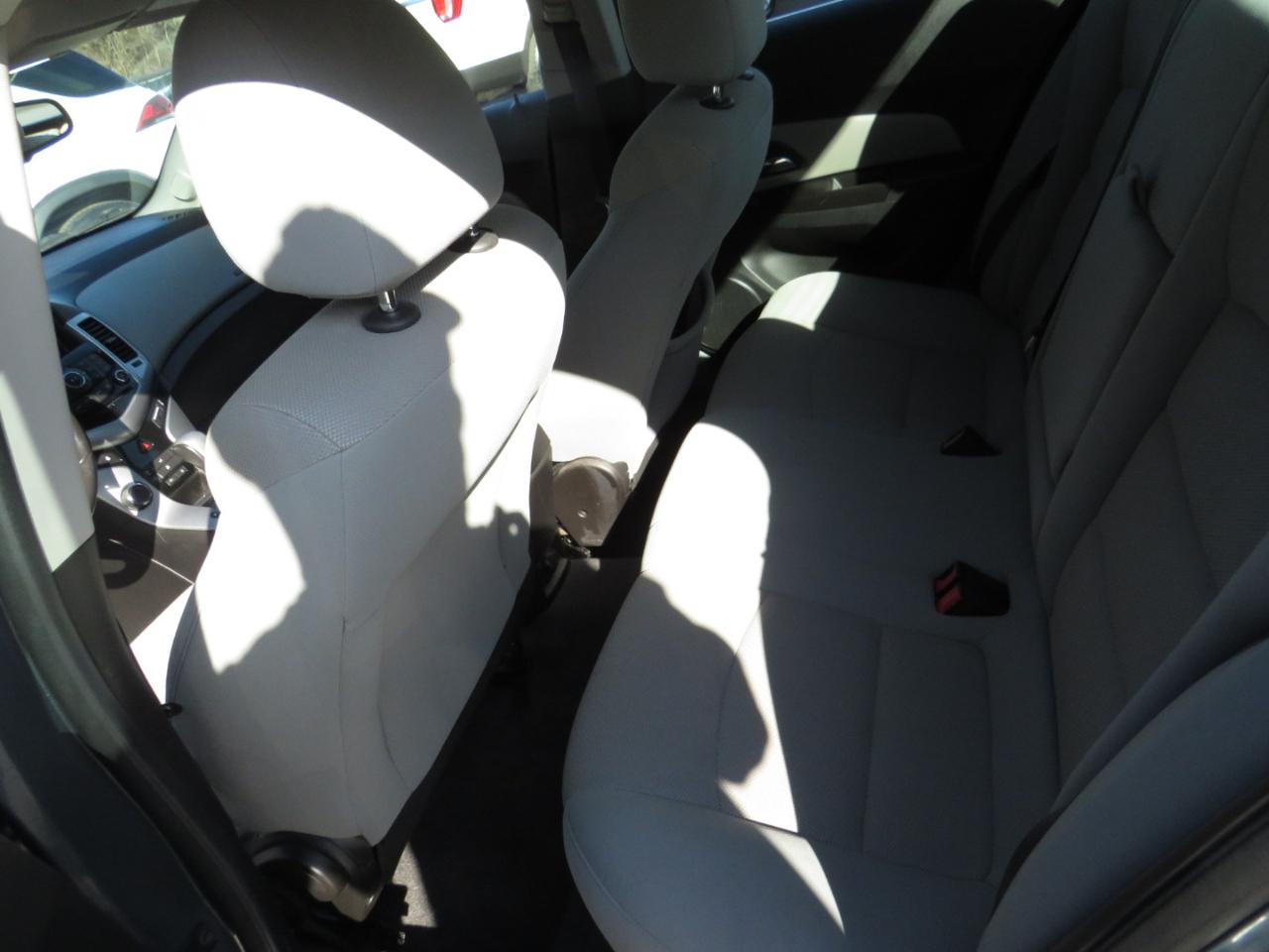 Chevrolet Cruze 4dr Sdn LT w/1LT 2012