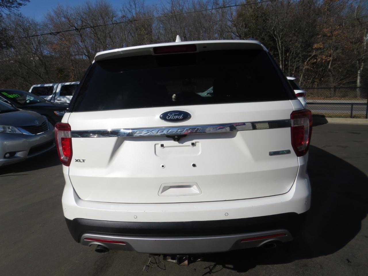 Ford Explorer FWD 4dr XLT 2016