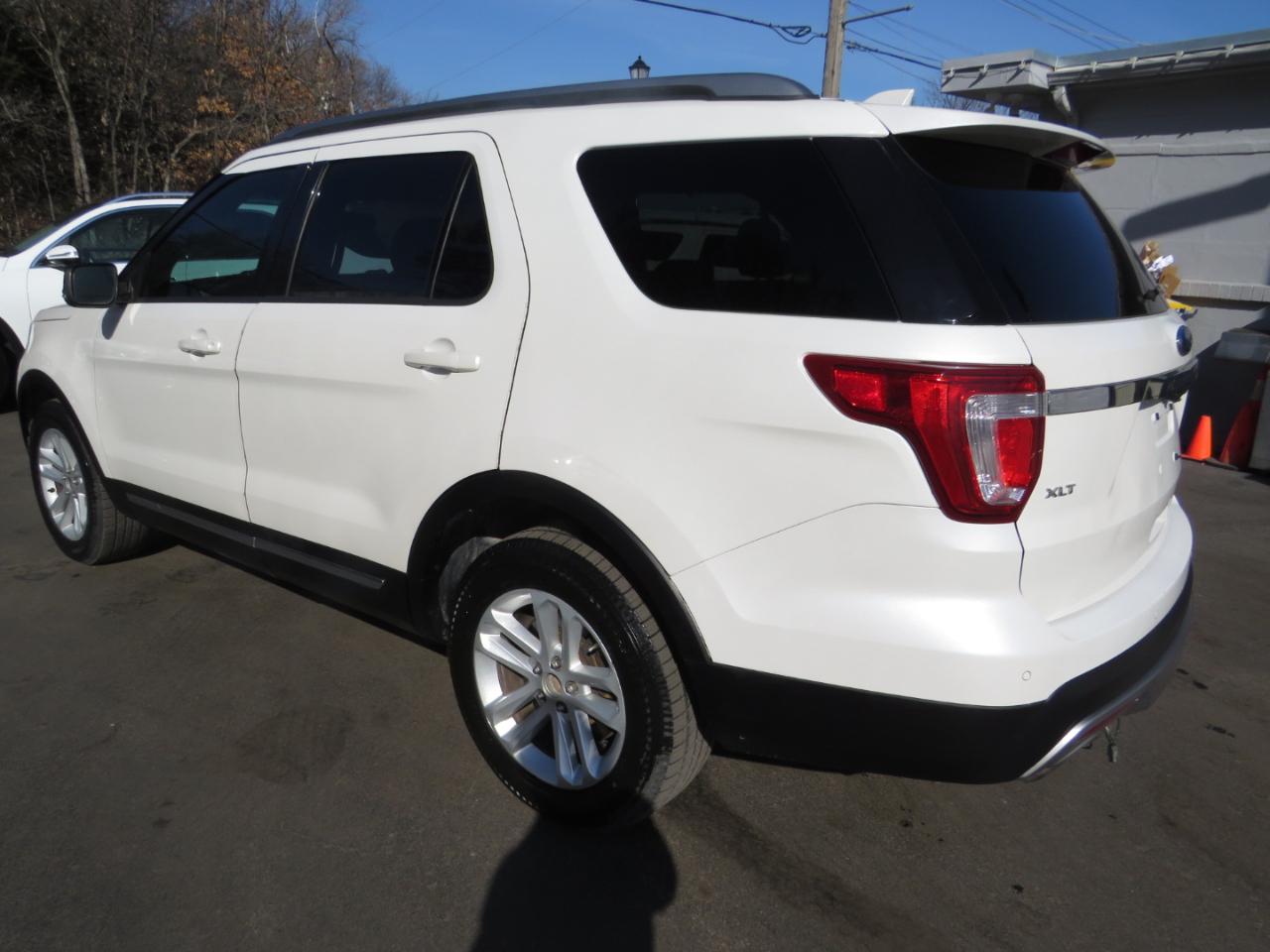 Ford Explorer FWD 4dr XLT 2016