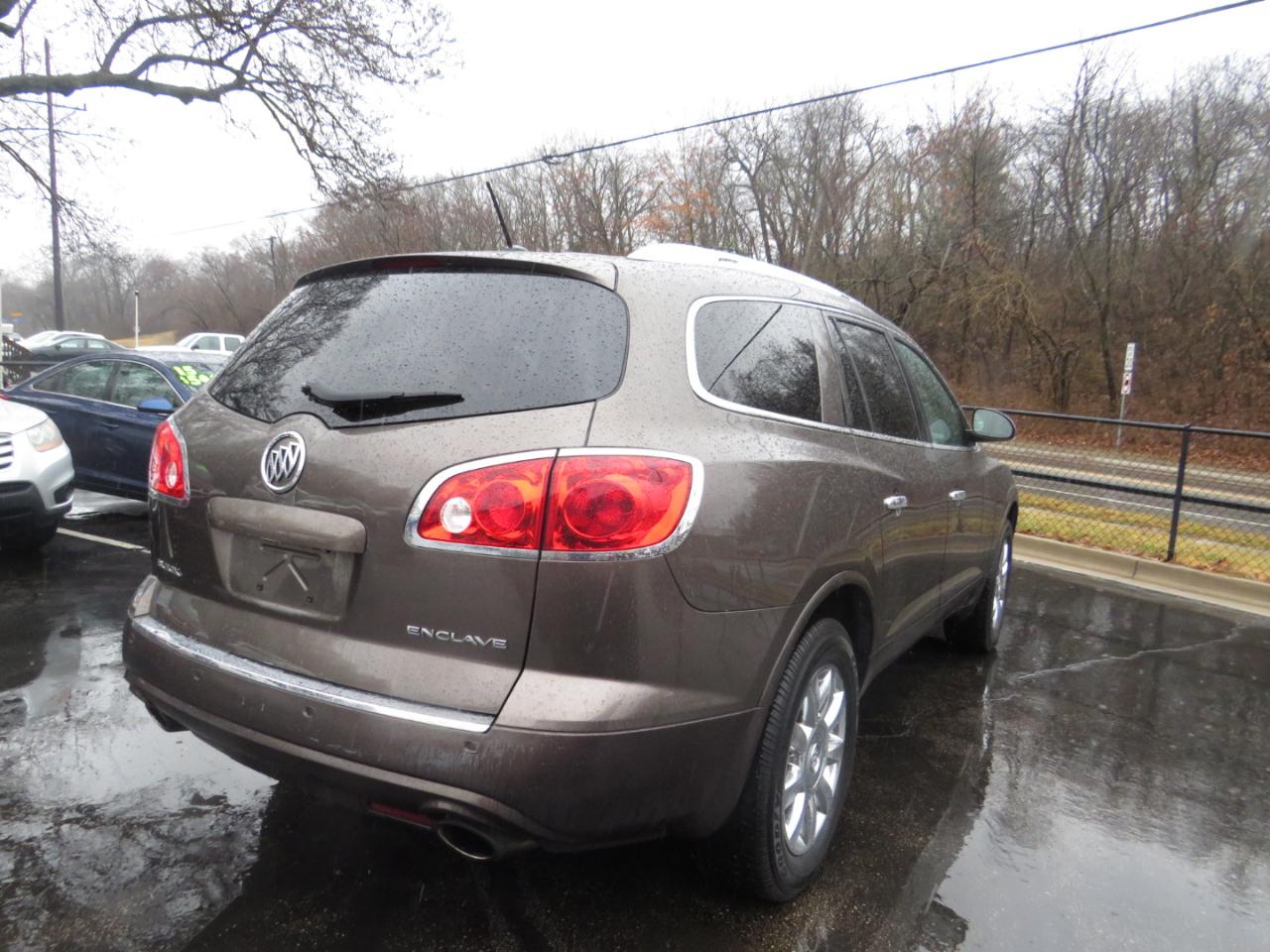 Buick Enclave FWD 4dr Leather 2012
