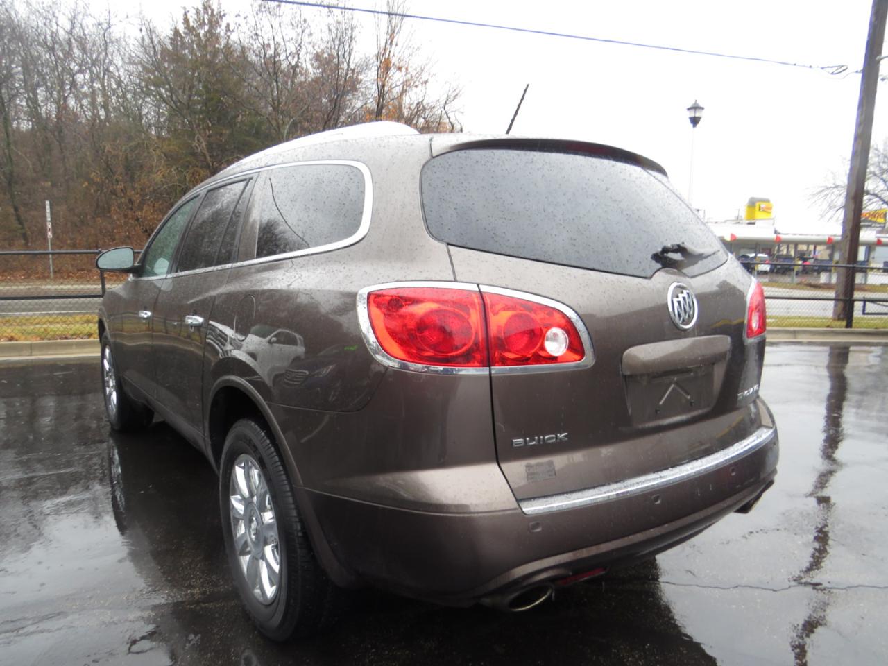 Buick Enclave FWD 4dr Leather 2012