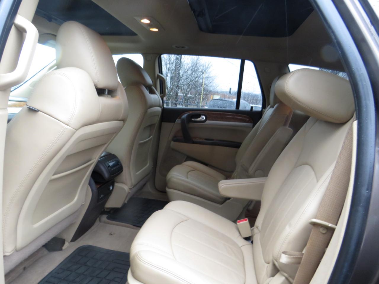 Buick Enclave FWD 4dr Leather 2012