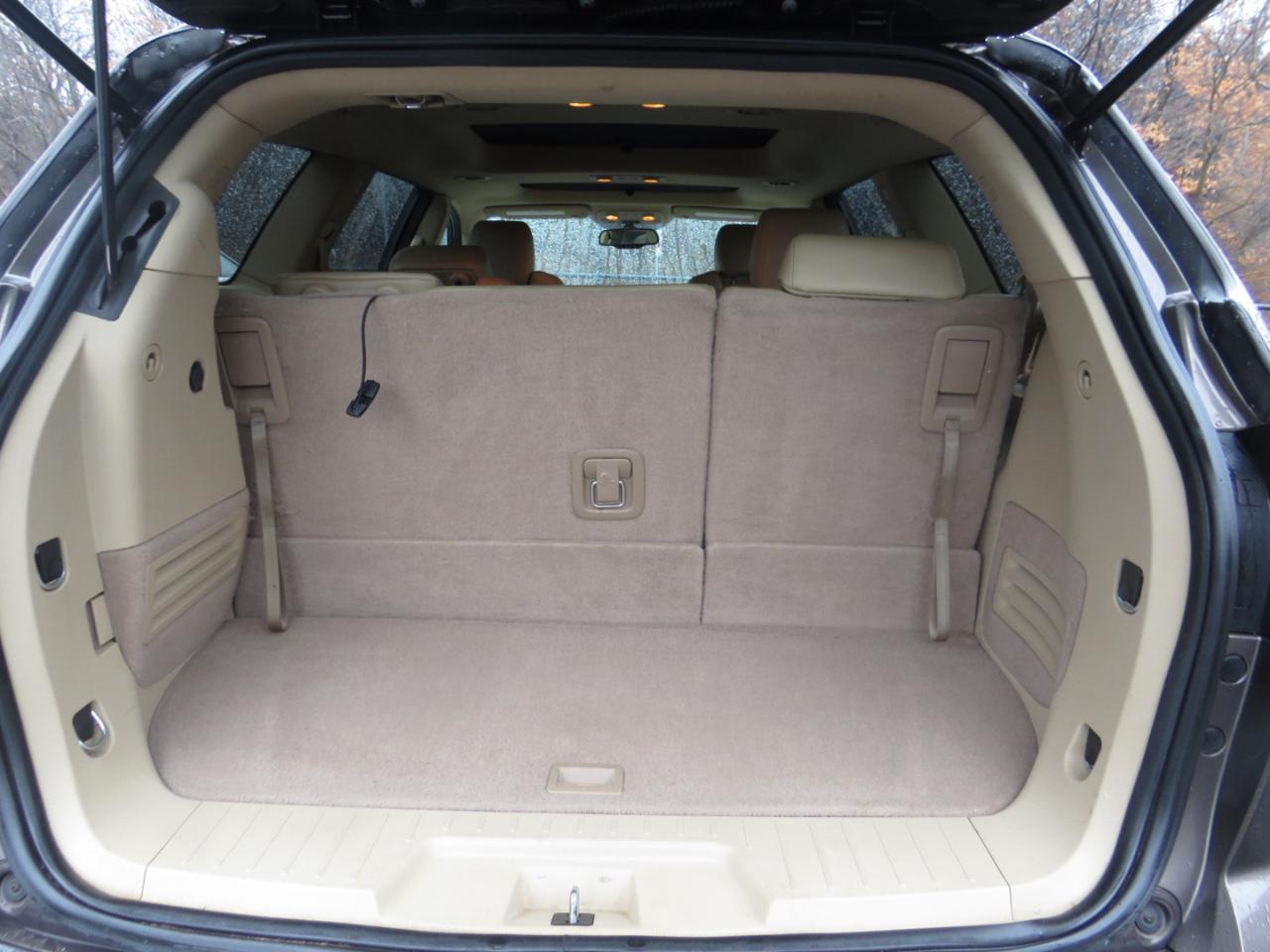 Buick Enclave FWD 4dr Leather 2012