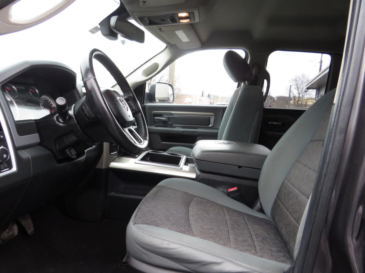 RAM 1500 2WD Quad Cab 140.5" Big Horn 2015