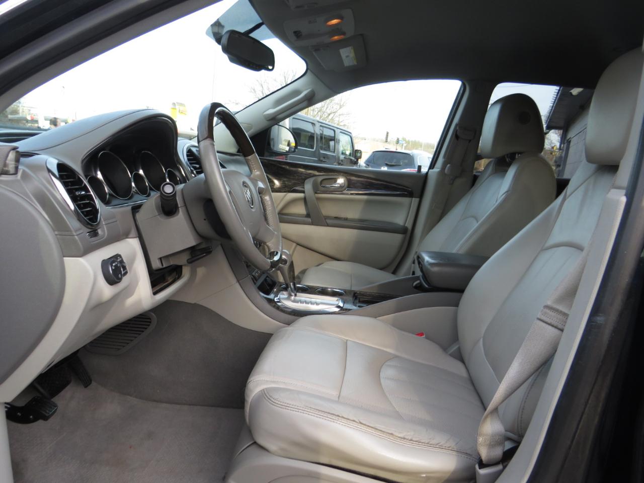 Buick Enclave FWD 4dr Leather 2014