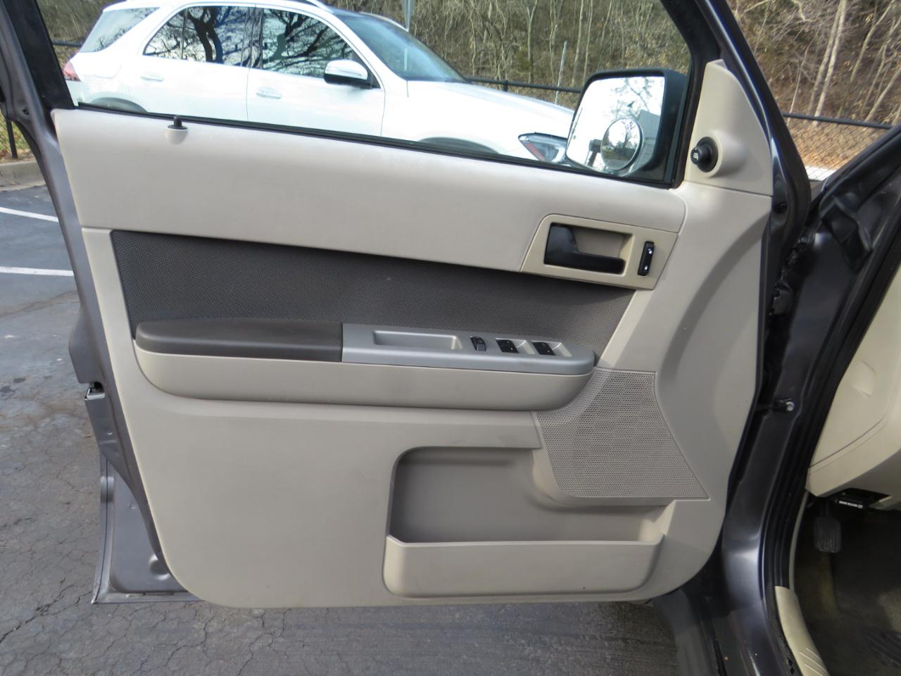 Ford Escape 4WD 4dr V6 Auto XLT 2009