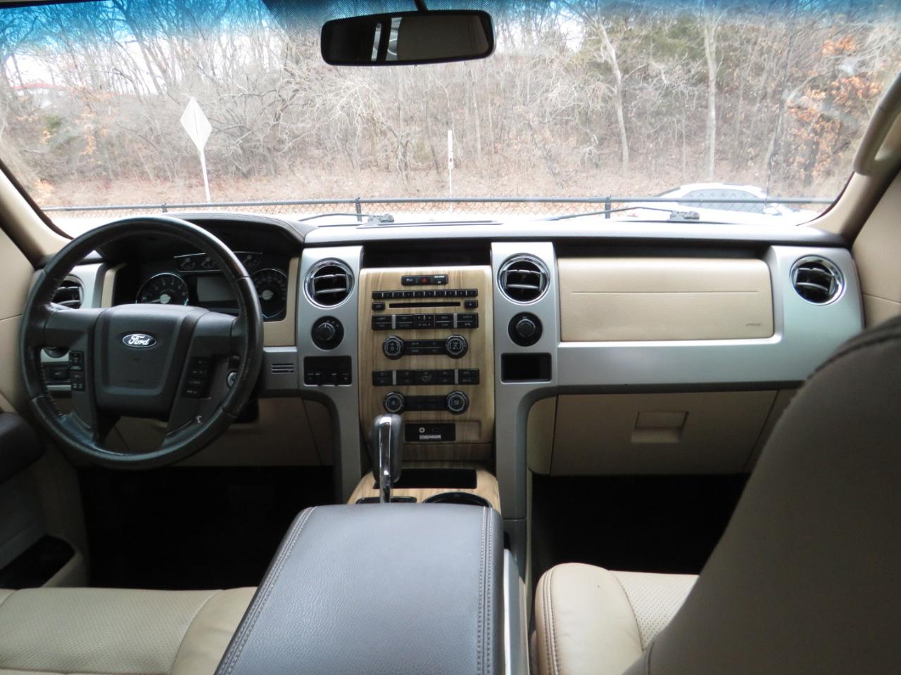 Ford F-150 4WD SuperCrew 145" Platinum 2011