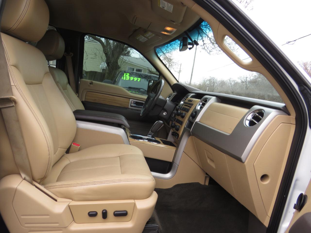 Ford F-150 4WD SuperCrew 145" Platinum 2011