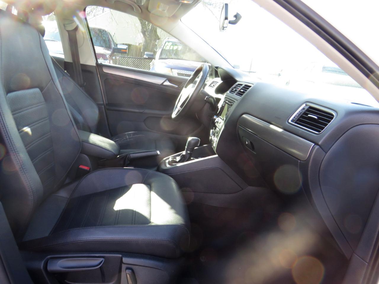 Volkswagen Jetta Sedan 4dr Auto SEL 2013