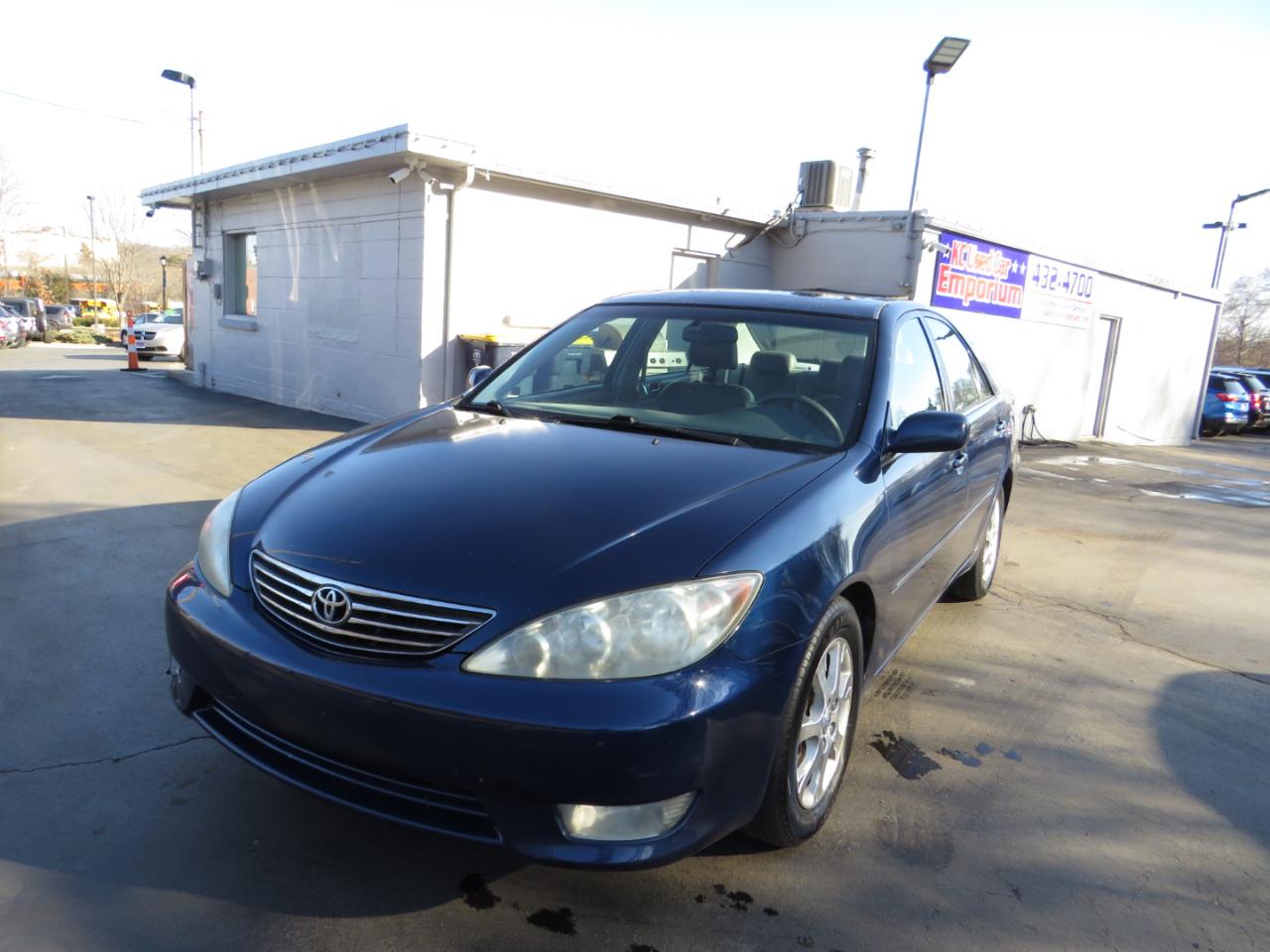 Toyota Camry 4dr Sdn XLE V6 Auto (Natl) 2005
