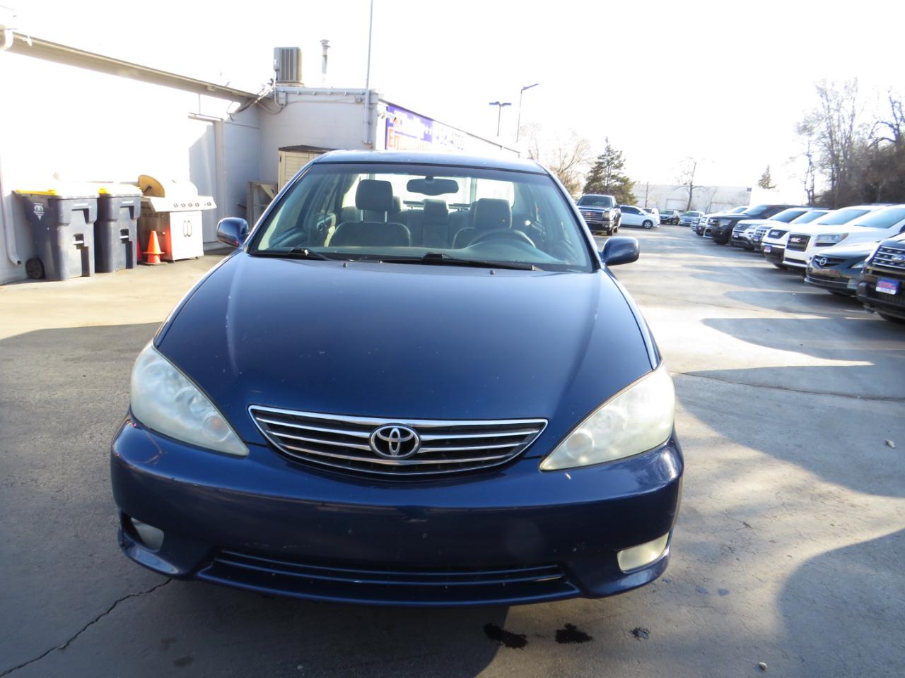 Toyota Camry 4dr Sdn XLE V6 Auto (Natl) 2005