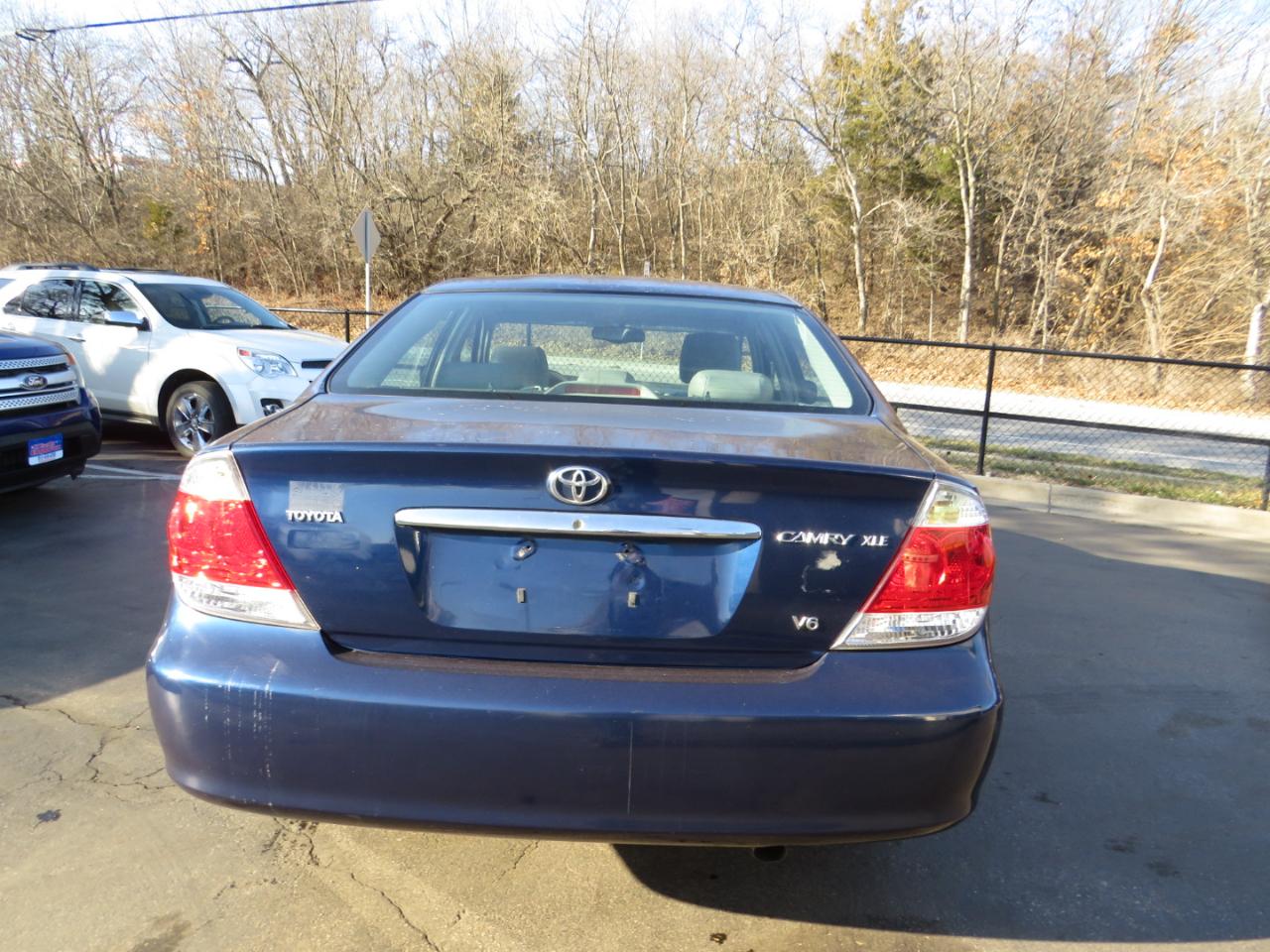 Toyota Camry 4dr Sdn XLE V6 Auto (Natl) 2005
