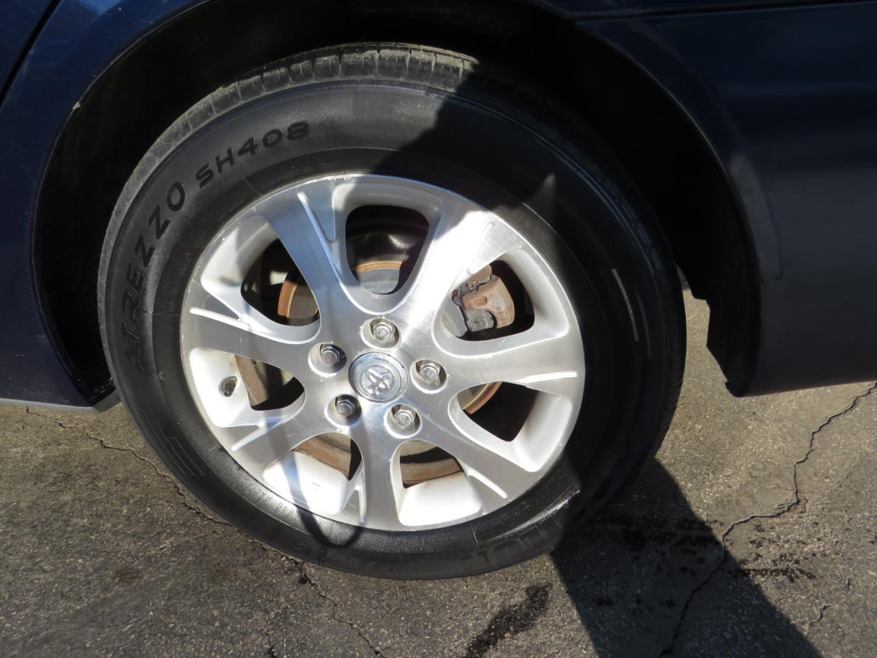 Toyota Camry 4dr Sdn XLE V6 Auto (Natl) 2005