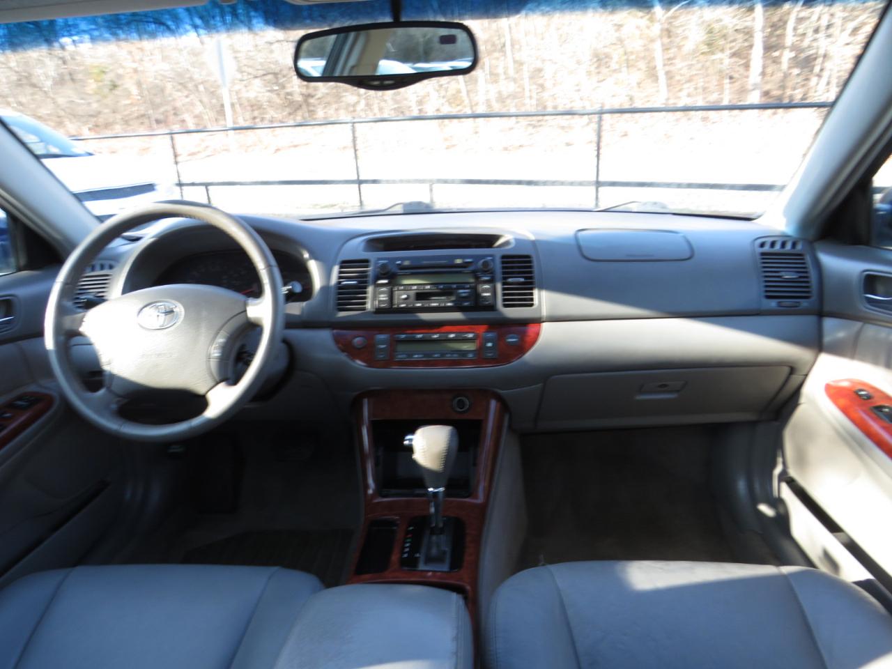 Toyota Camry 4dr Sdn XLE V6 Auto (Natl) 2005