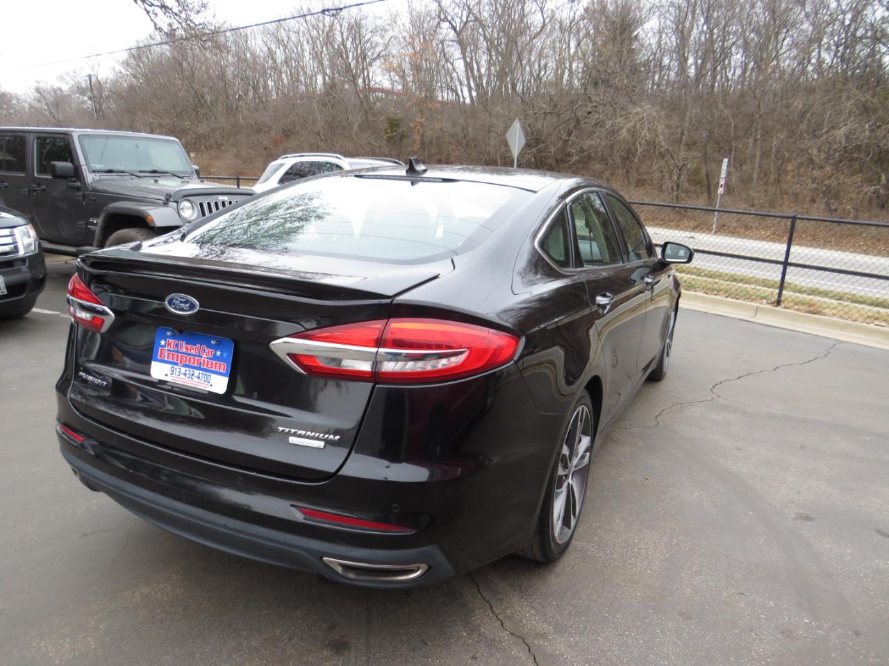 Ford Fusion Titanium FWD 2019