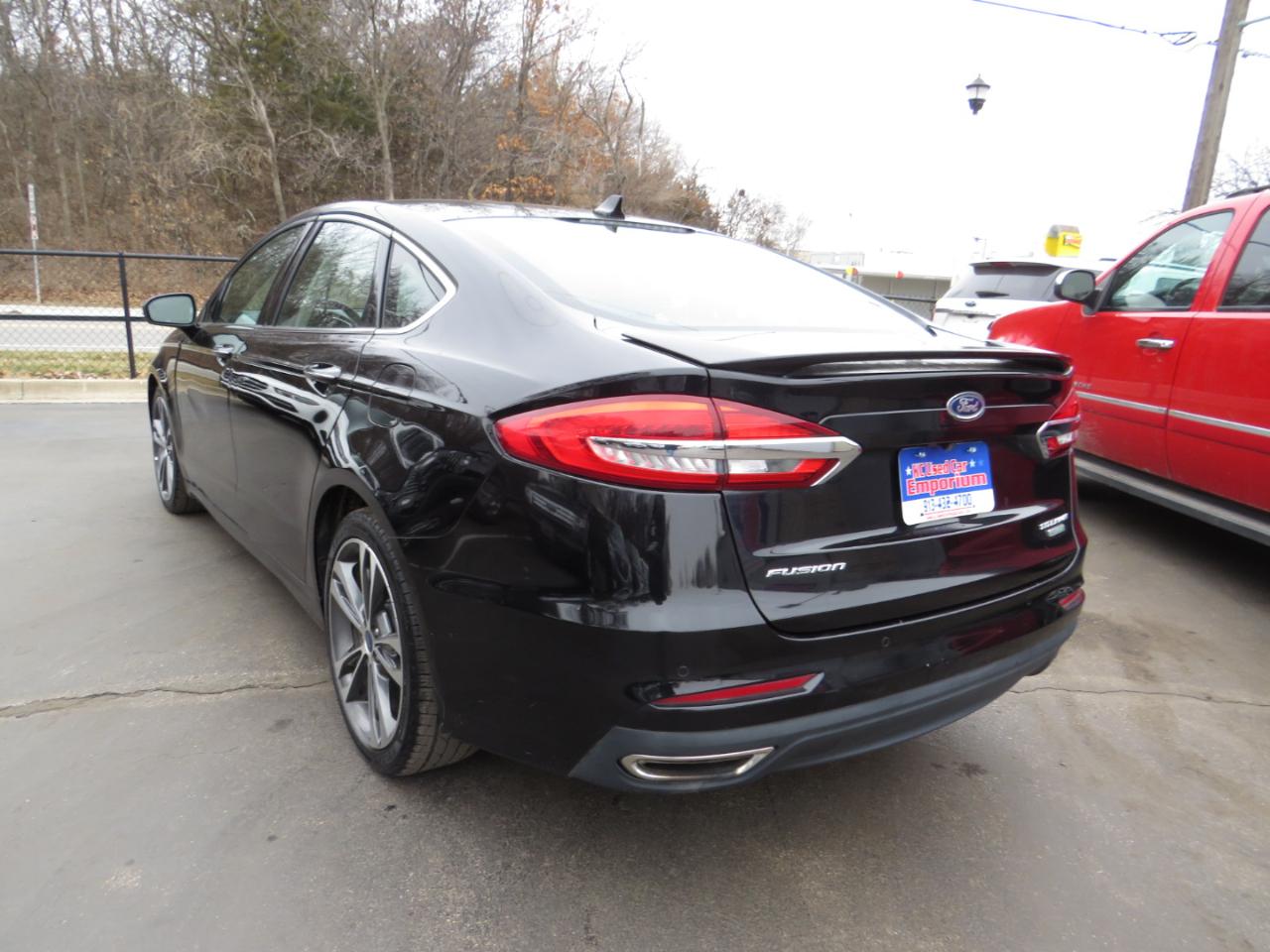 Ford Fusion Titanium FWD 2019