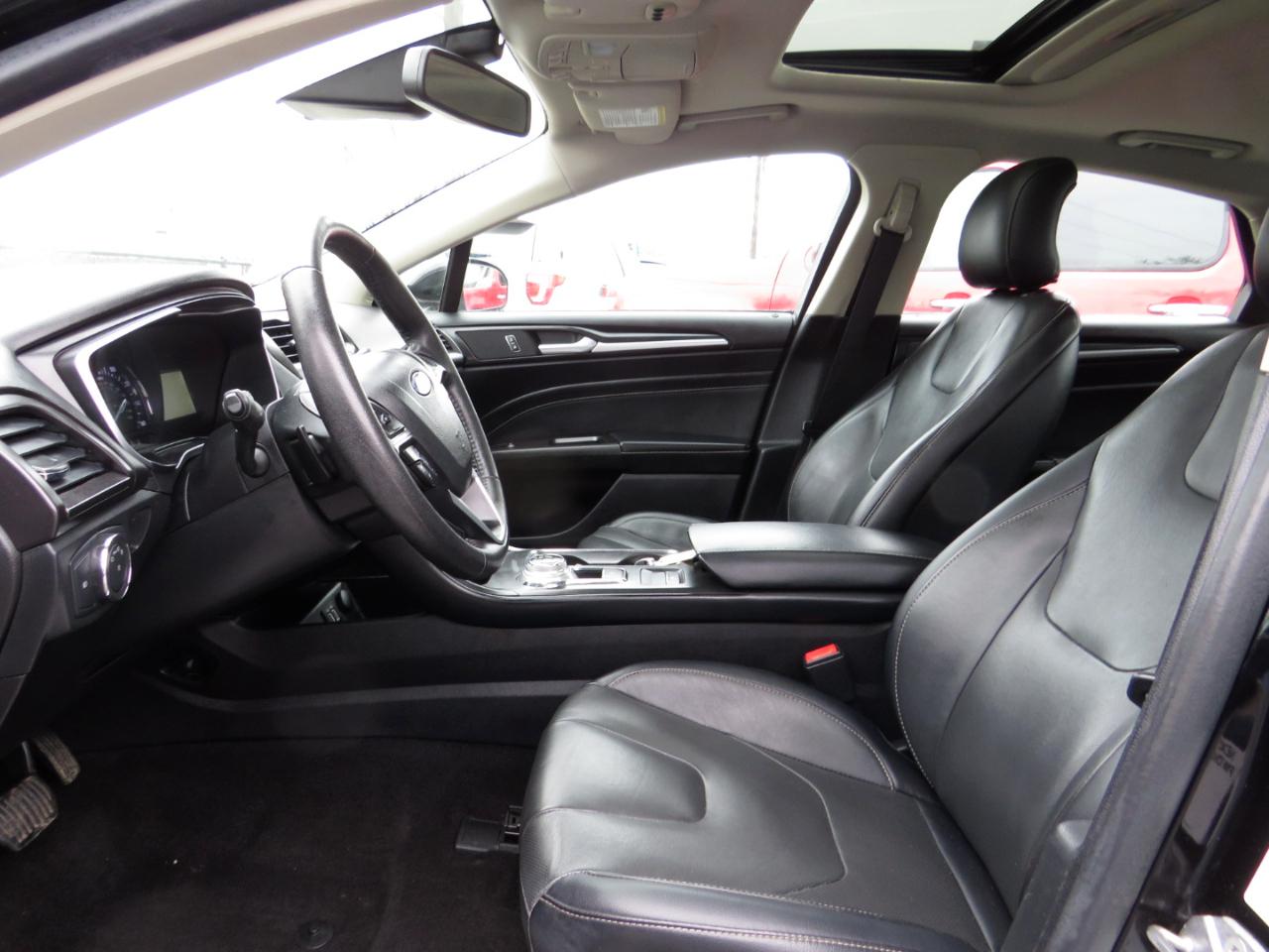 Ford Fusion Titanium FWD 2019